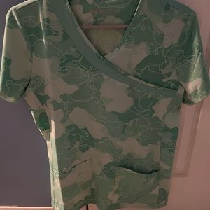 Women’s scrub top